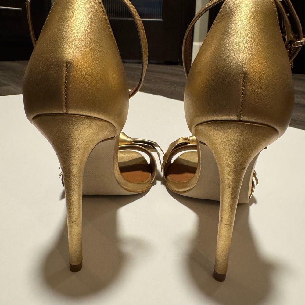 Steve Madden Open Toe, Gold
Size 7 - Picture 2 of 5
